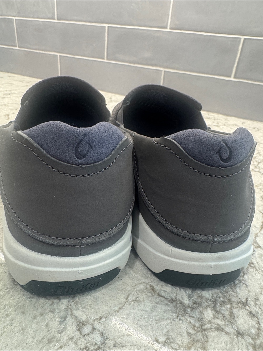 OluKai Lae‘ahi Men’s Slip-On Sneakers | Dark Gray Mesh - Picture 4 of 8